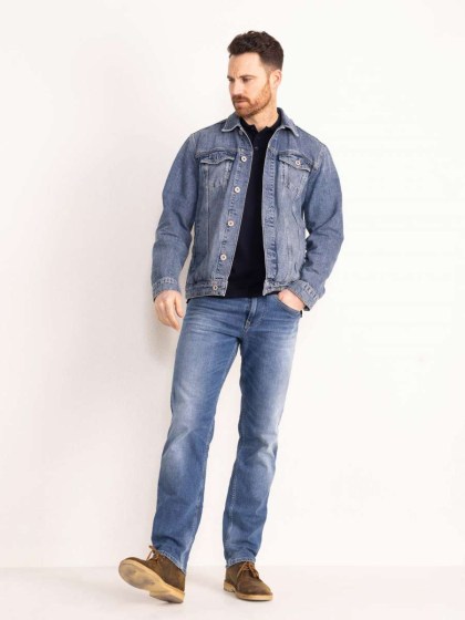 φωτογραφία denim jacket από μακριά